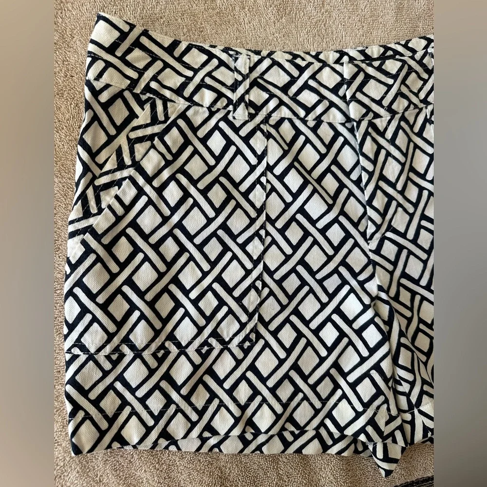Banana Republic High Waist Black and White Geometric Shorts